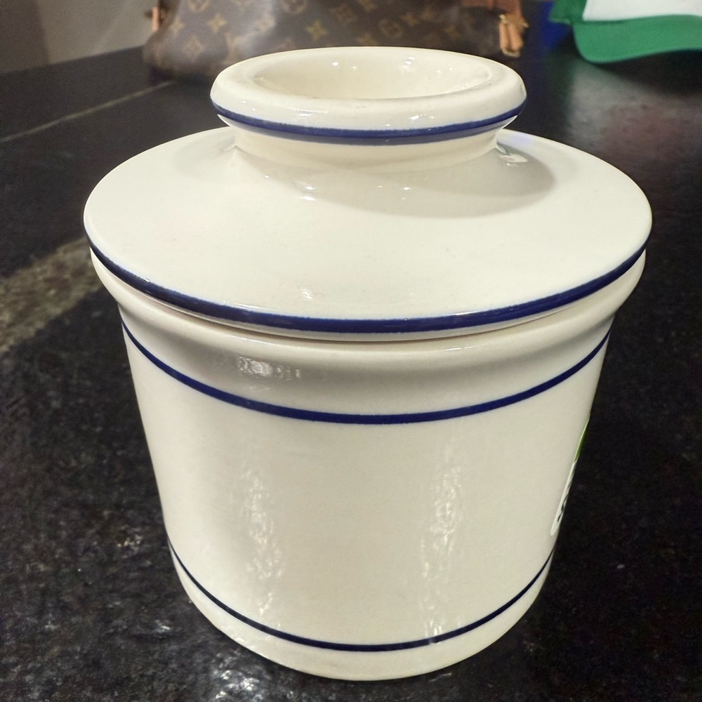 🧈 Vintage Blue Line Butter Bell Crock – 4”x4”x4” - Picture 2 of 9